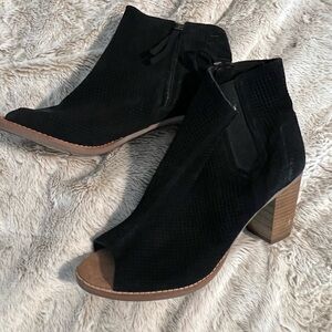 TOMS Stucco Suede Majorca Peep-Toe Bootie in Black Size 11